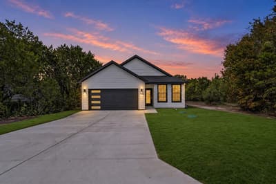 932 Bosque River Drive, Granbury TX 76048 - Photo 2