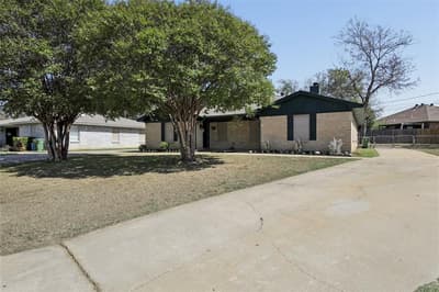 7724 Jennifer Lane, North Richland Hills TX 76182 - Photo 2