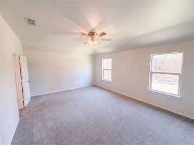 517 Bronze Circle W, Springtown TX 76082 - Photo 4