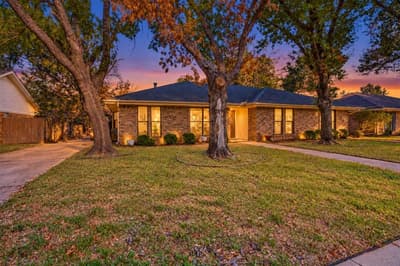 2403 Radcliffe Drive, Arlington TX 76012 - Photo 2
