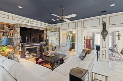 2403 Radcliffe Drive, Arlington TX 76012 - Photo 3