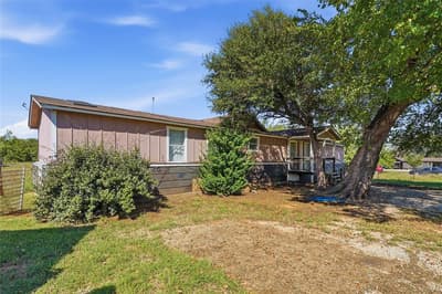 103 Woodland Court, Springtown TX 76082 - Photo 2