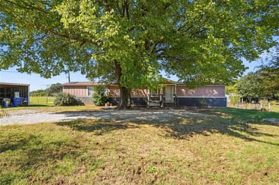 103 Woodland Court, Springtown TX 76082 - Photo 3