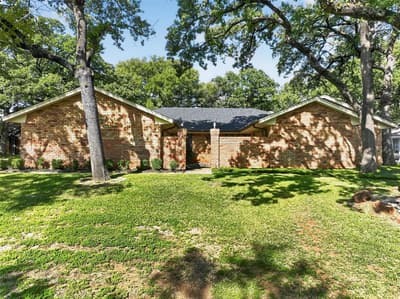 2304 Belfry Court, Arlington TX 76011 - Photo 3