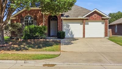 1029 Abigail Drive, Arlington TX 76002 - Photo 3