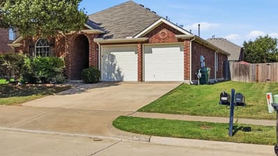 1029 Abigail Drive, Arlington TX 76002 - Photo 4