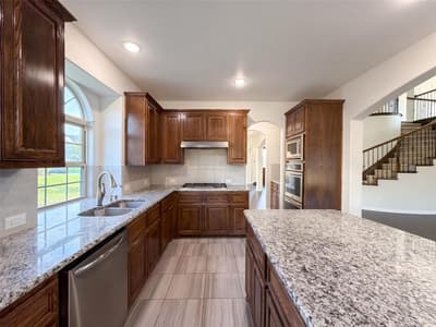 908 Heath Creek Drive, DeSoto TX 75115 - Photo 2