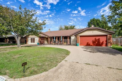1219 Hyde Park Boulevard, Cleburne TX 76033 - Photo 2