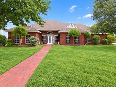 1607 N Park Drive, Bowie TX 76230