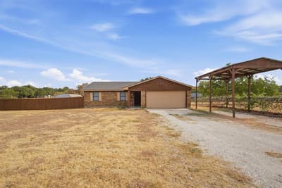 1526 W Bankhead, Weatherford TX 76086