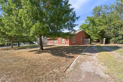 2501 N 32nd Street, Waco TX 76708 - Photo 2
