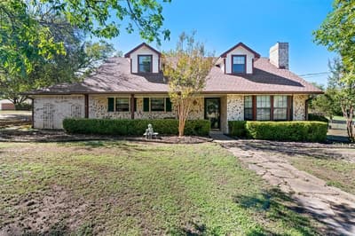 301 N Lyon Street, Tom Bean TX 75491 - Photo 2