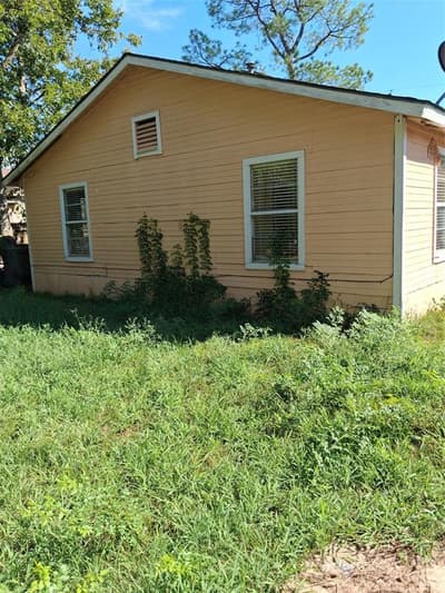 319 W Moore Street, Sherman TX 75090 - Photo 2