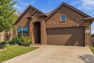 9220 Bronze Meadow Drive, Fort Worth TX 76131 - Photo 2