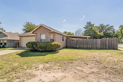 3750 Meadowbrook Drive, Fort Worth TX 76103 - Photo 3