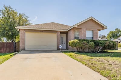 3750 Meadowbrook Drive, Fort Worth TX 76103