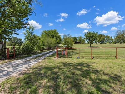 211 Whitehouse Road, Ennis TX 75119 - Photo 3