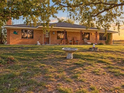 211 Whitehouse Road, Ennis TX 75119
