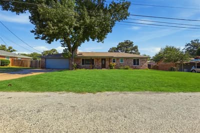 2609 Oaks Drive, Granbury TX 76049 - Photo 4