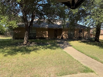 1129 Evergreen Circle, DeSoto TX 75115
