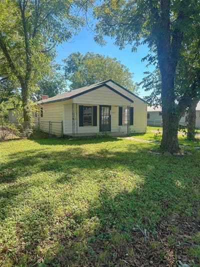 304 N Neches Street, Whitney TX 76692 - Photo 3