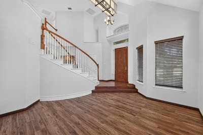 512 Renfro Court, Irving TX 75063 - Photo 4