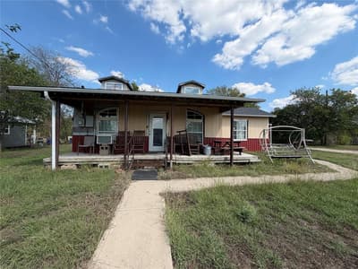 407 S Live Oak Avenue, Hubbard TX 76648