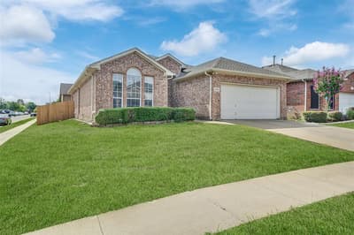 2716 Silver Hill Drive, Fort Worth TX 76131 - Photo 2
