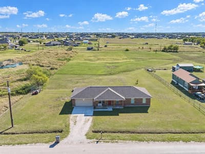 614 Mesa Ridge, Decatur TX 76234 - Photo 2