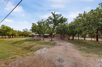 111 Clear Creek Drive, Sunset TX 76270 - Photo 3