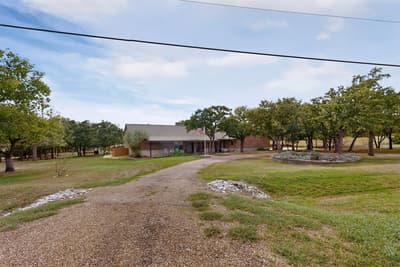 111 Clear Creek Drive, Sunset TX 76270 - Photo 4