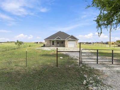 902 Hcr 4358, Hillsboro TX 76645 - Photo 2