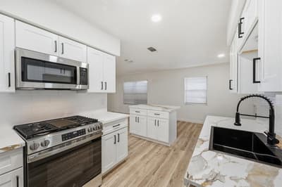 203 Evelyn Street, DeSoto TX 75115 - Photo 5