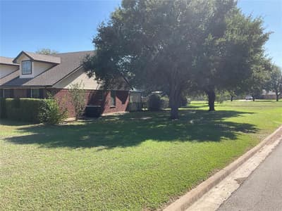 101 EdgeForest Drive, Elm Mott TX 76640 - Photo 2