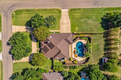 610 Shallow Creek Drive, Oak Leaf TX 75154