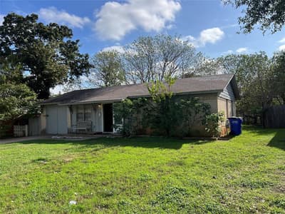 518 Stonewall Drive, Euless TX 76039 - Photo 2