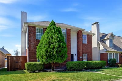 2136 Falcon Ridge Drive, Carrollton TX 75010 - Photo 2