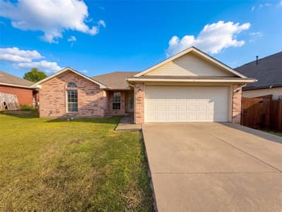 208 Comanche Trail, Alvarado TX 76009