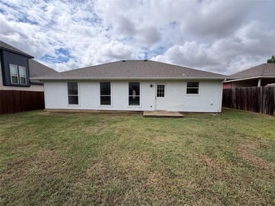 208 Comanche Trail, Alvarado TX 76009 - Photo 5