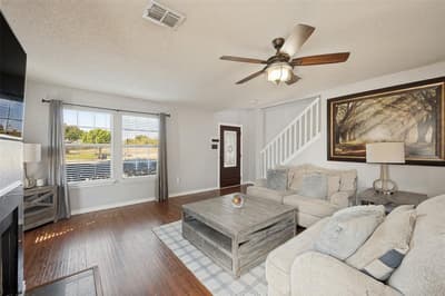 220 Sunset Oaks Drive, Fort Worth TX 76112 - Photo 5