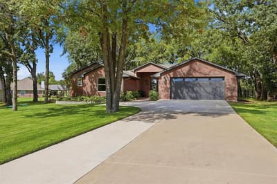215 Modoc Trail, Lake Kiowa TX 76240 - Photo 2