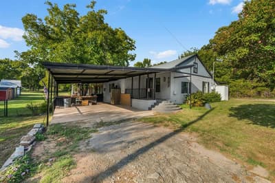 702 Monticello Drive, Springtown TX 76082 - Photo 3