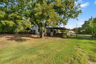 702 Monticello Drive, Springtown TX 76082 - Photo 5