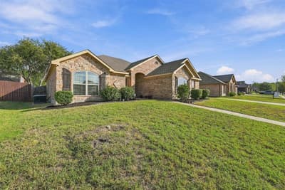 913 Sage Meadow Drive, Glenn Heights TX 75154 - Photo 3