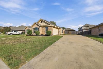 913 Sage Meadow Drive, Glenn Heights TX 75154 - Photo 4