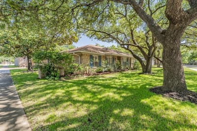 1718 Timbers Drive, Irving TX 75061 - Photo 2
