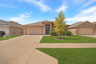 2316 Sadlers Creek Lane, Fort Worth TX 76108 - Photo 2