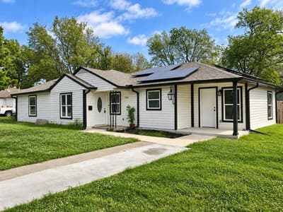 709 SW Dallas Street, Grand Prairie TX 75051 - Photo 2