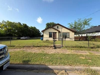 3512 Toronto Street, Dallas TX 75212 - Photo 2
