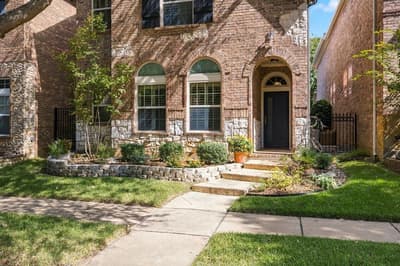 227 Buckingham Avenue, Euless TX 76040 - Photo 3